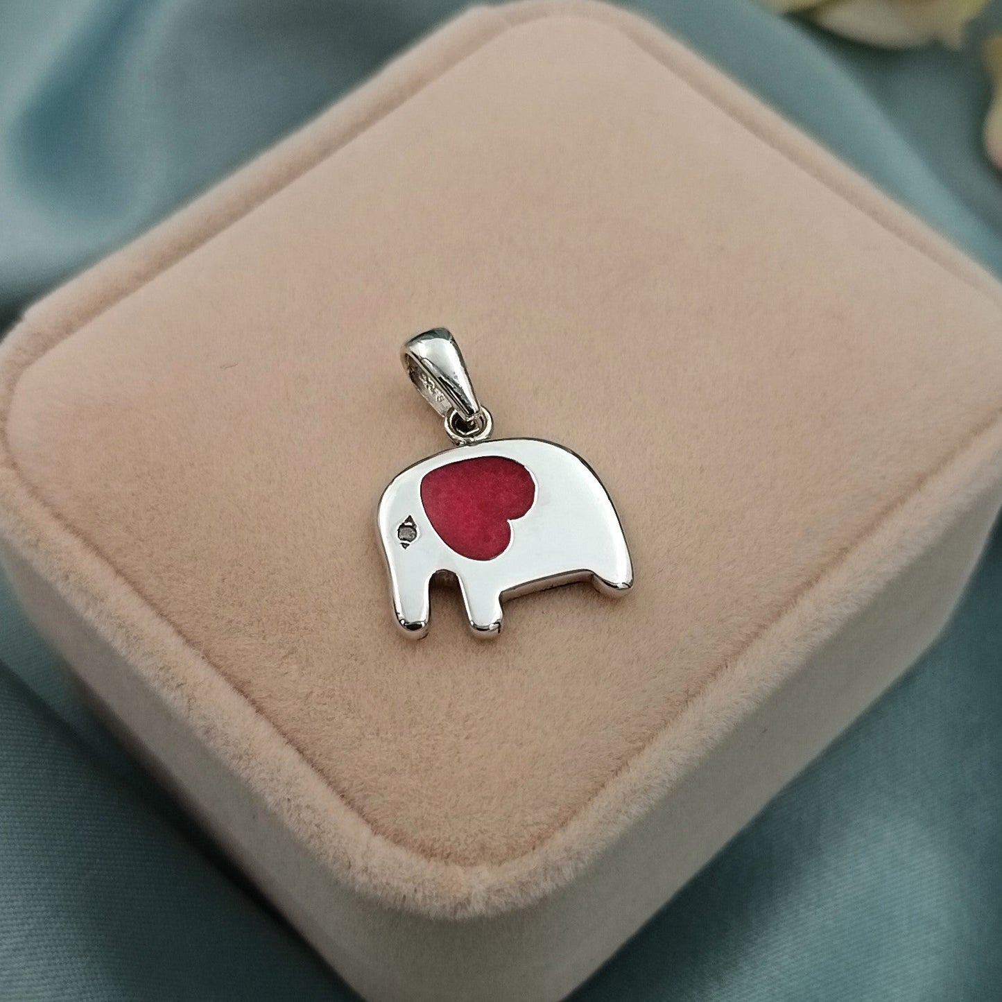 Dije Elefante Corazón