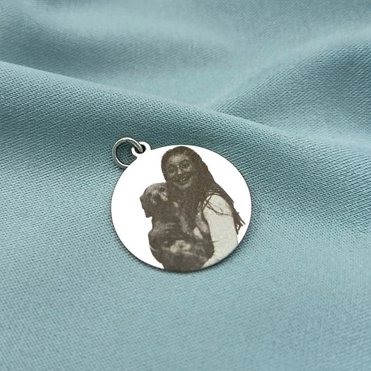 Dije placa redonda con fotograbado