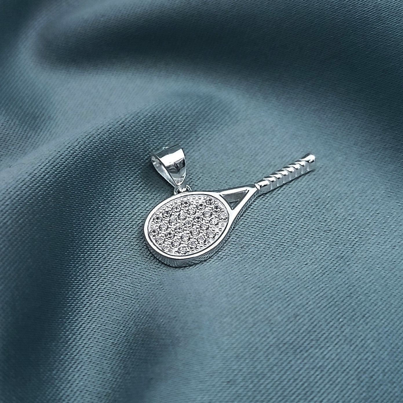 Dije de Raqueta de Tenis