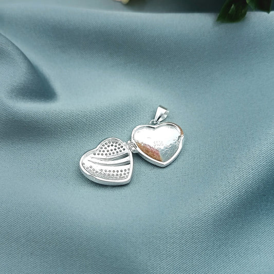 Relicario Corazón Labrado