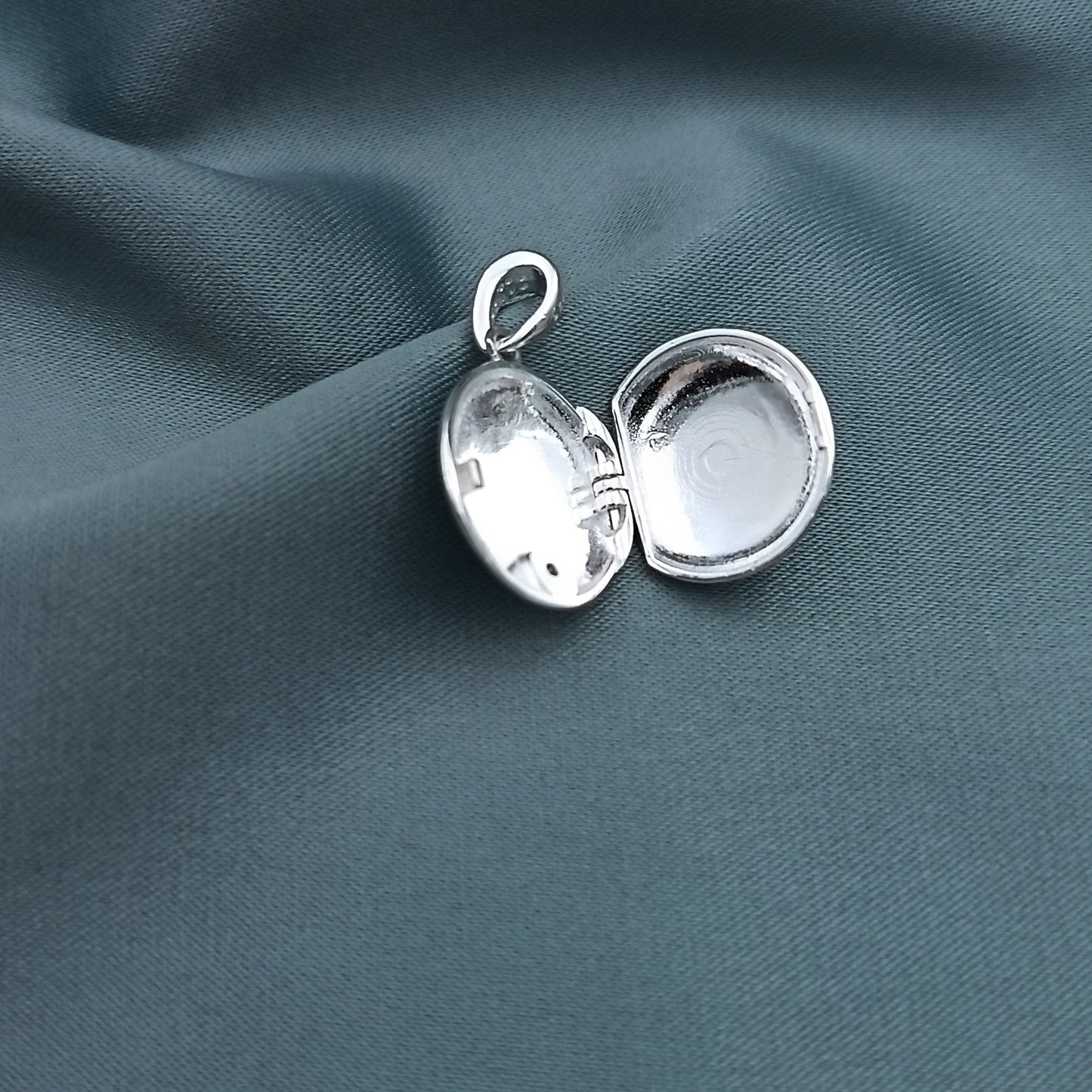 Dije Relicario Corazoncito