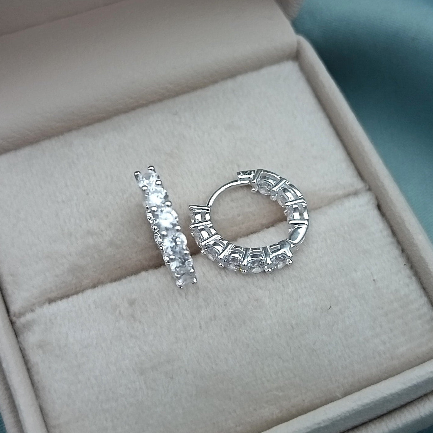 Huggies con Piedras Internas 1H6FG