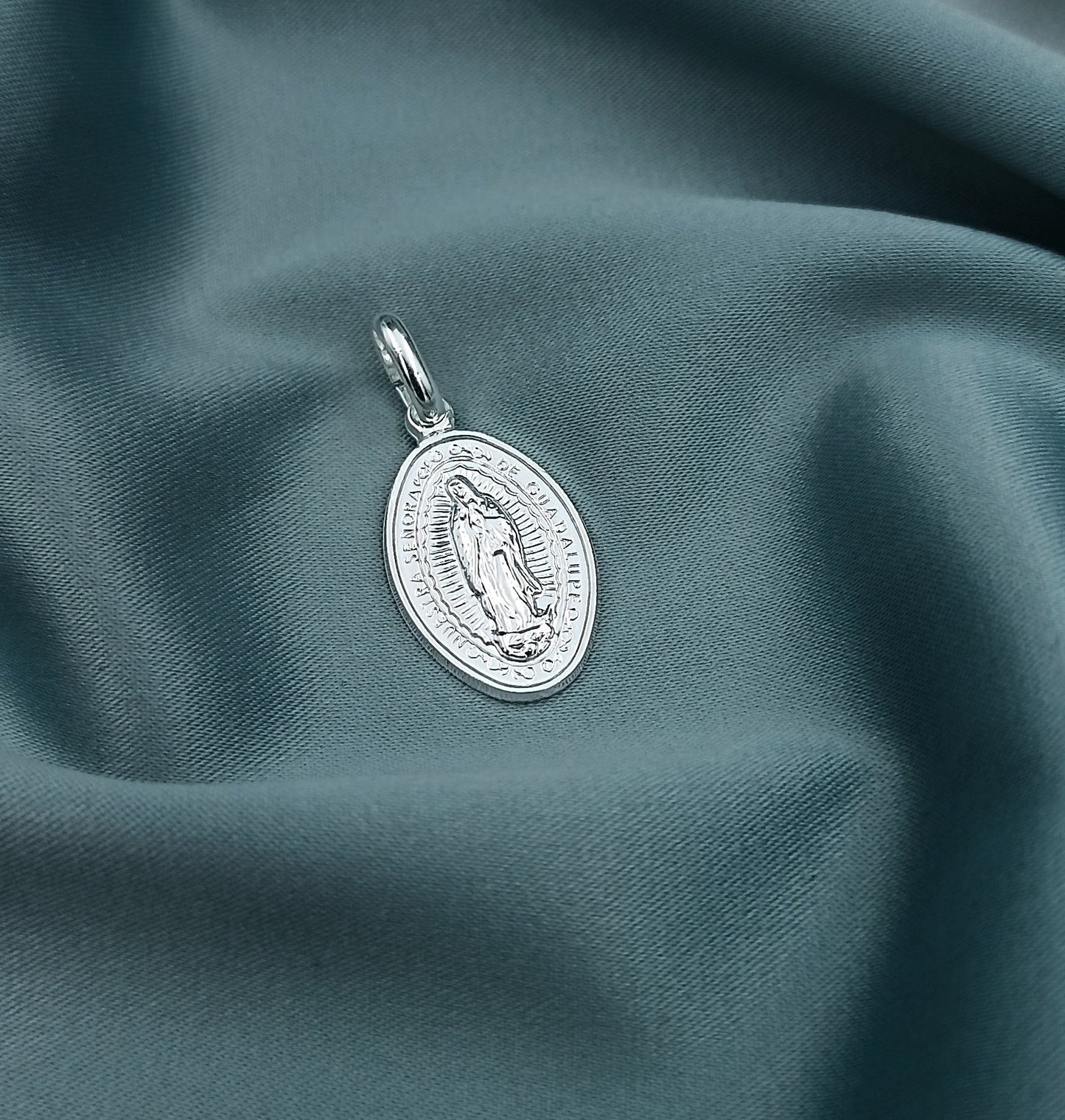 Dije Medalla Virgen de Guadalupe 2.2cm