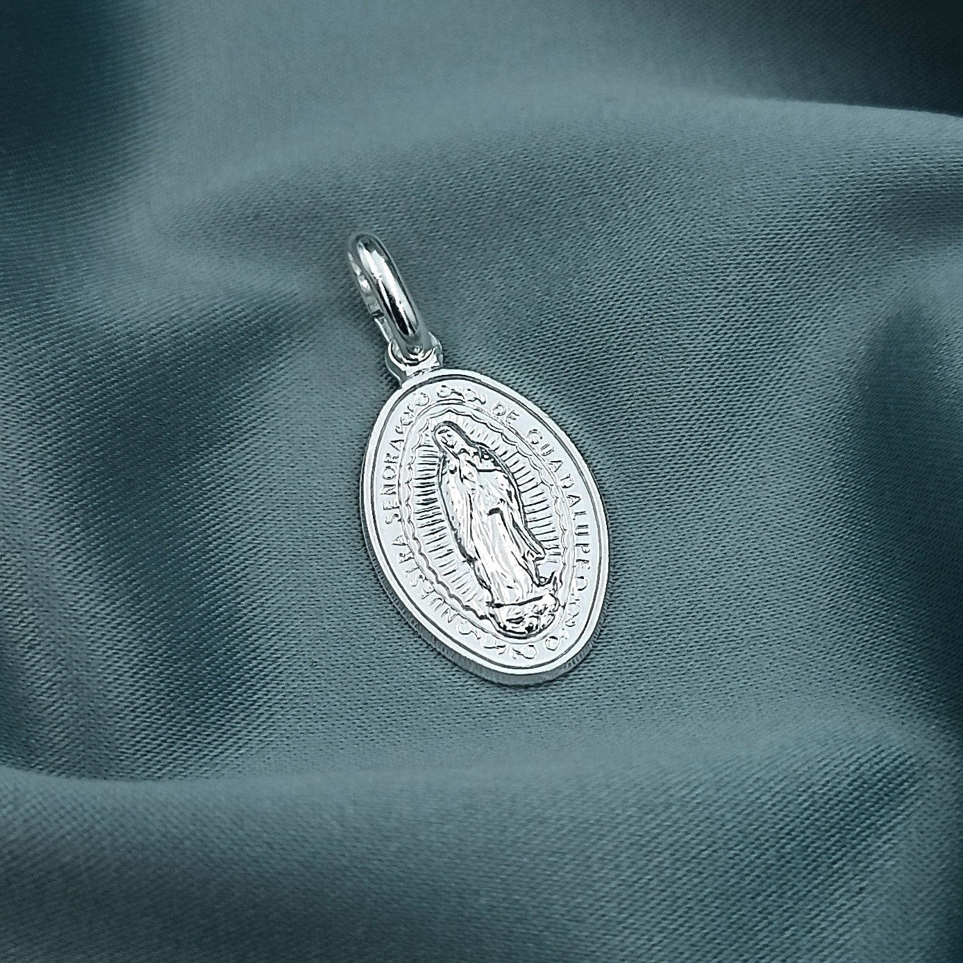 Dije Medalla Virgen de Guadalupe 2.2cm