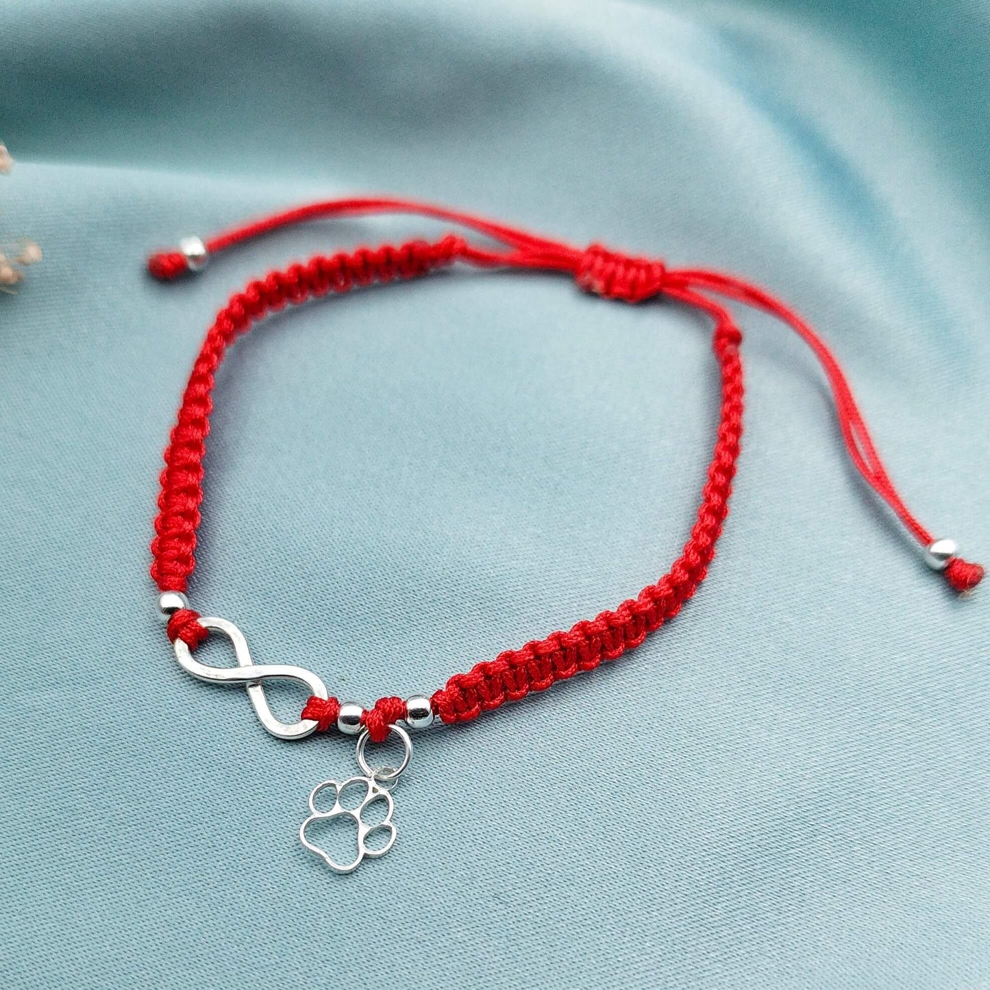 Pulsera macramé Infinito y Patita