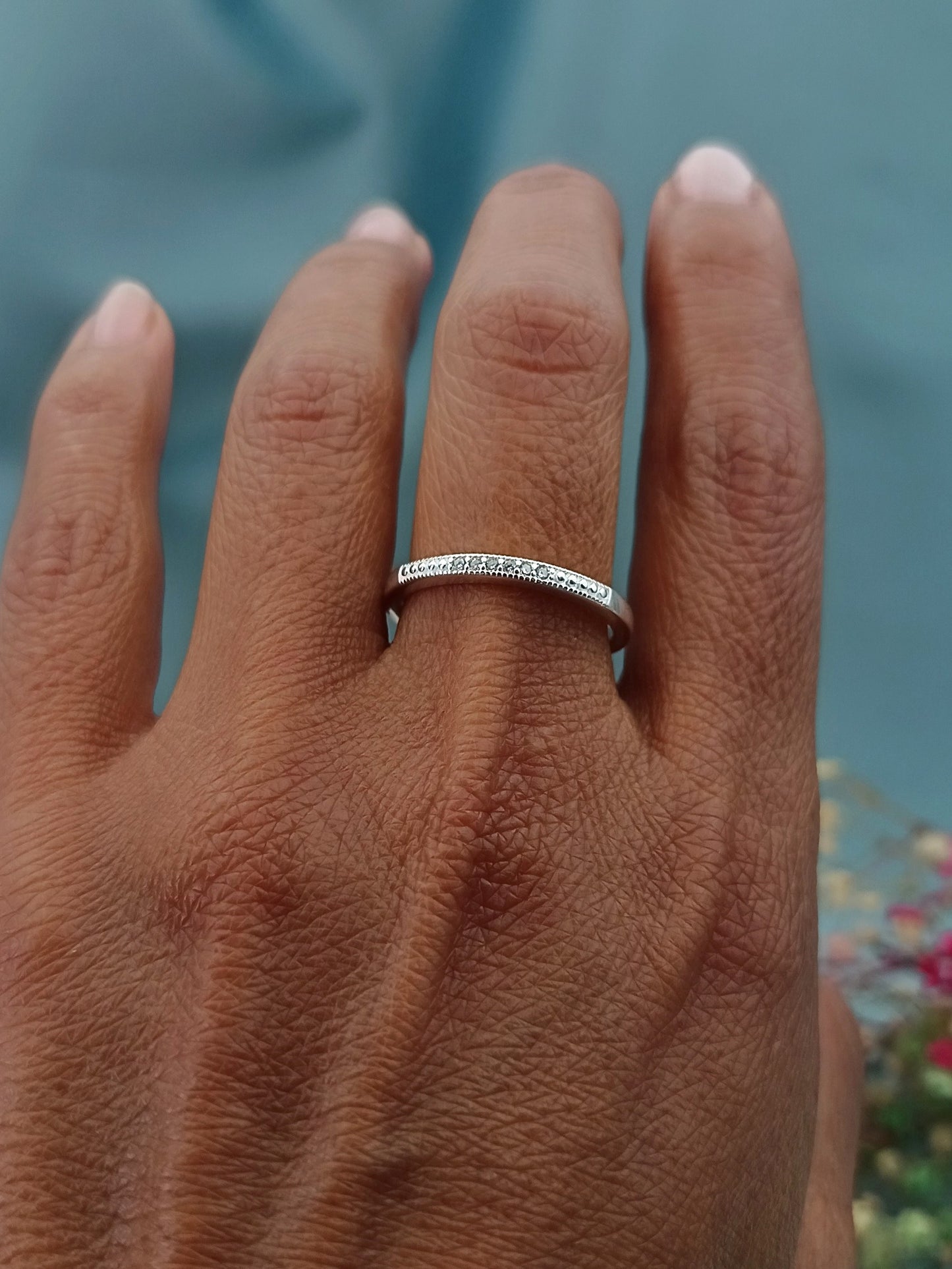 Anillo Medio Sin Fin con Circones y Puntos