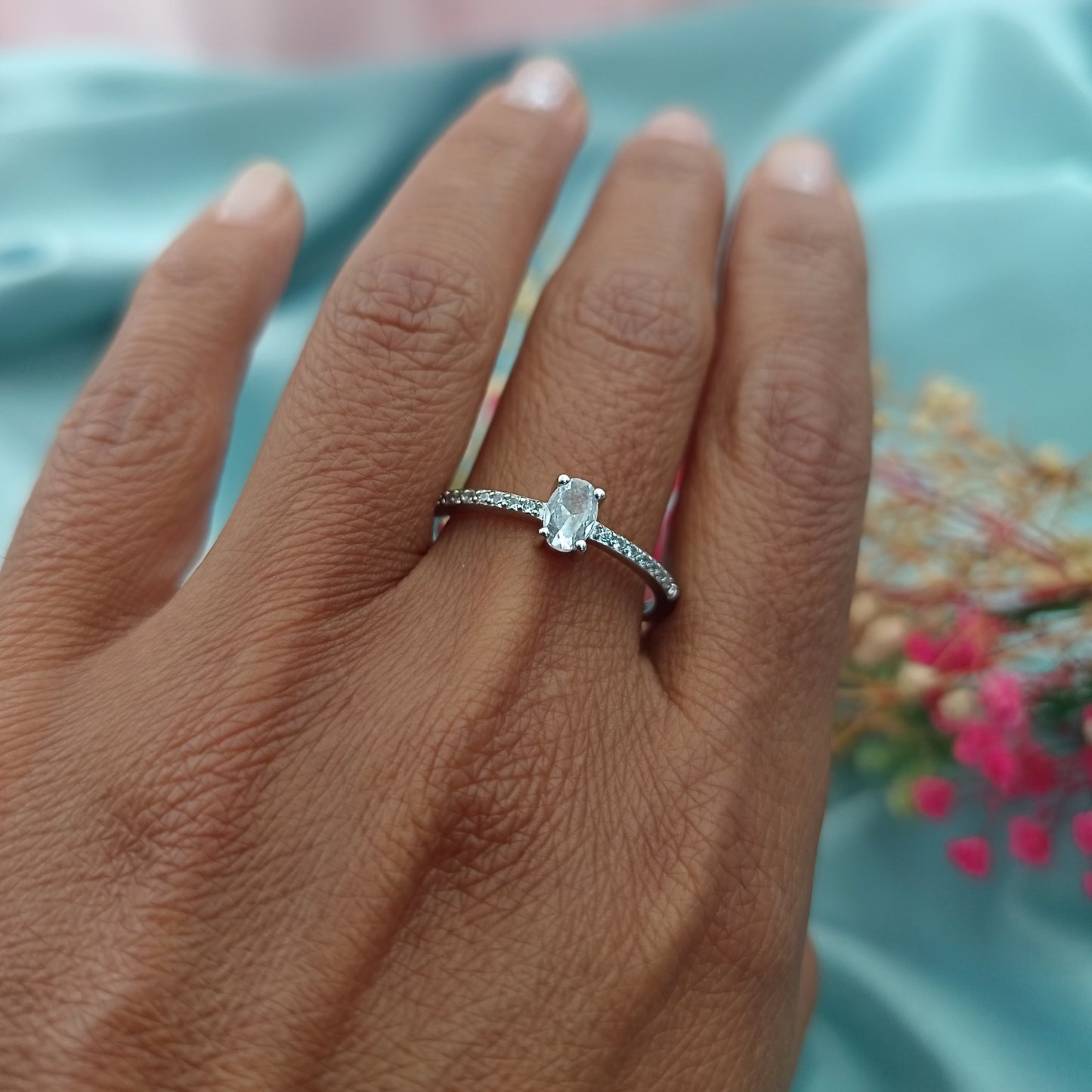 Anillo de compromiso pavé Oval 6mm