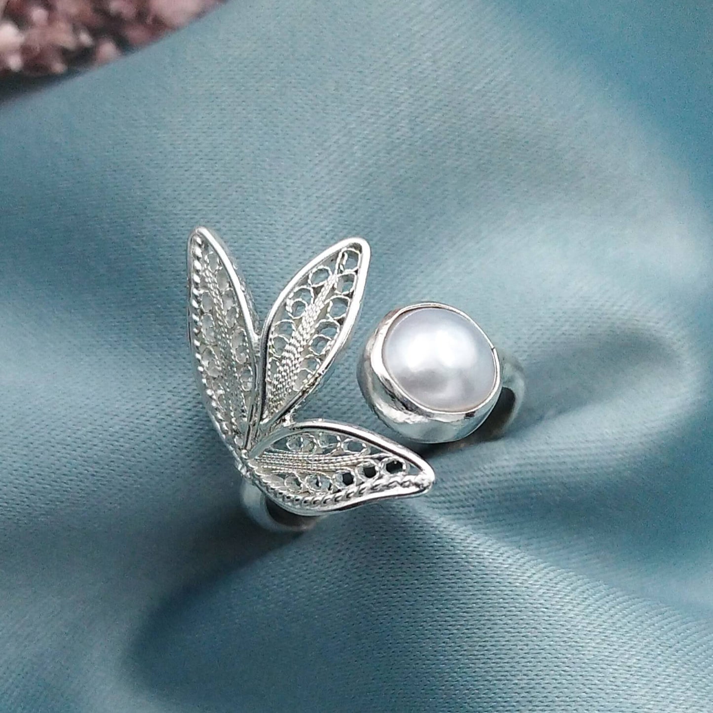 Anillo filigrana Hojas y Perla