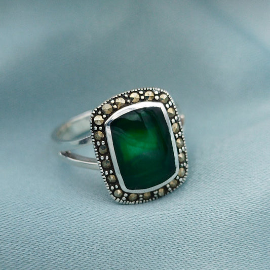 Anillo marquesita Rectangular con piedra central