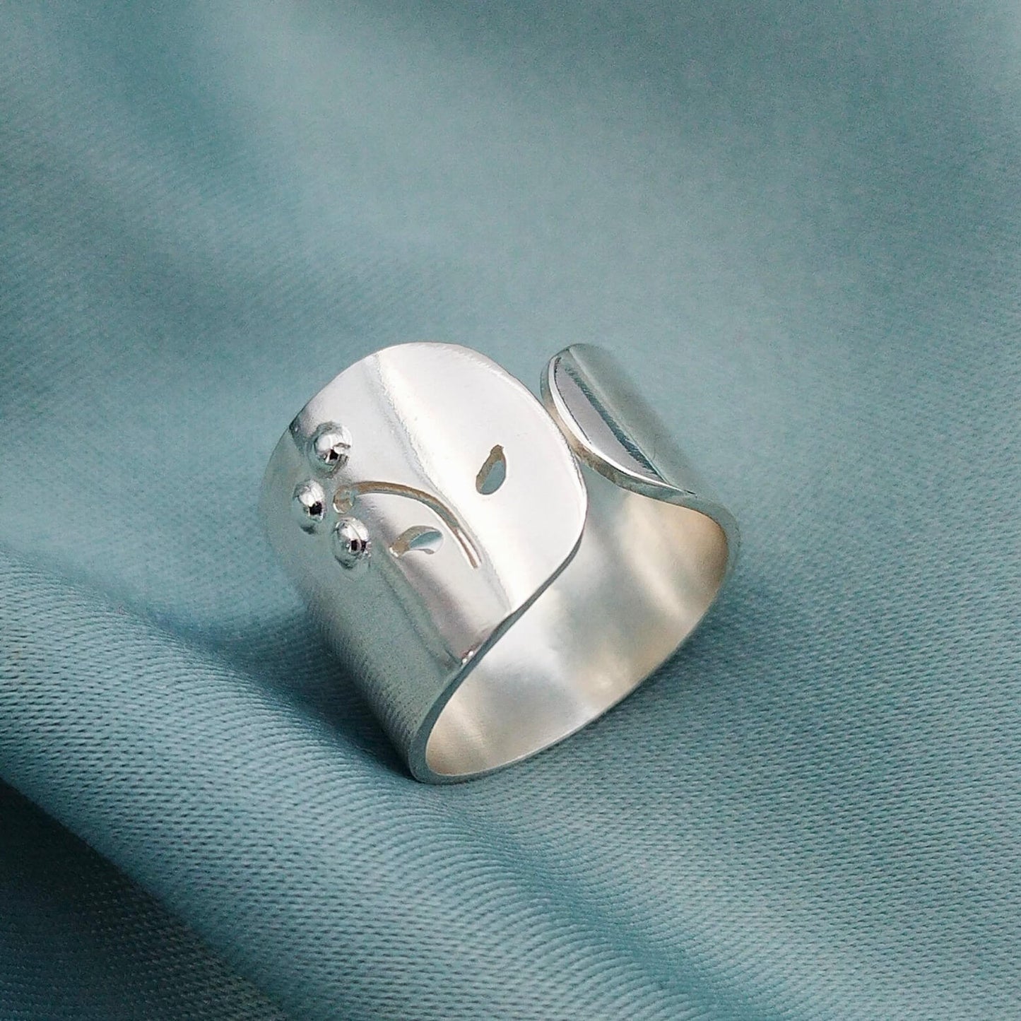 Anillo Floral Minimalista Spring