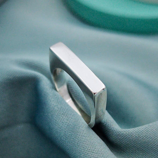 Anillo plano minimalista