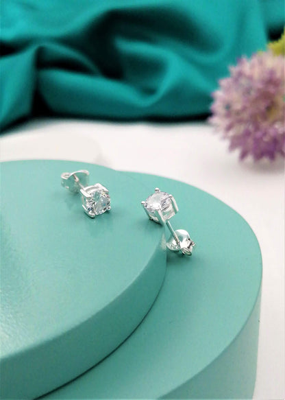 Aretes circón con caja plana