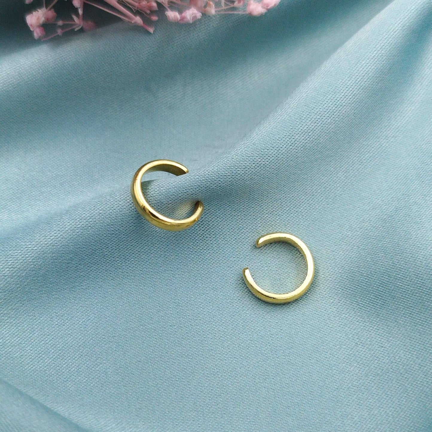 Arete Ear cuff Media caña liso dorado