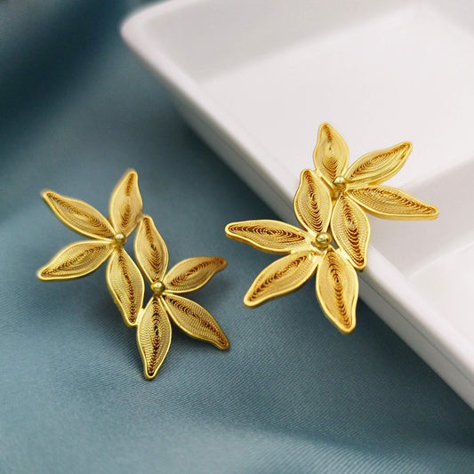 Aretes Flores Pentas filigrana dorado