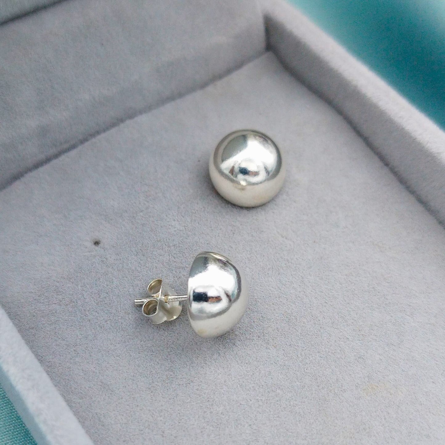 Aretes Media bola liso