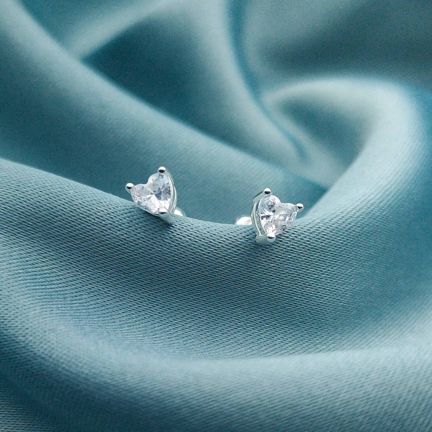 Aretes a rosca circones Corazón