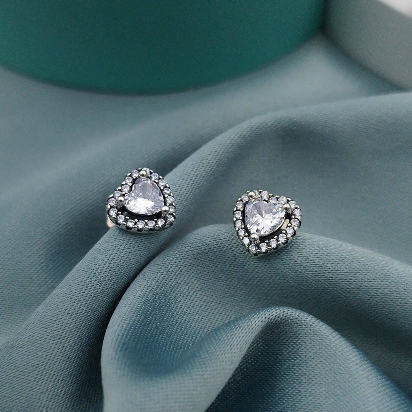 Aretes Corazón circón con halo