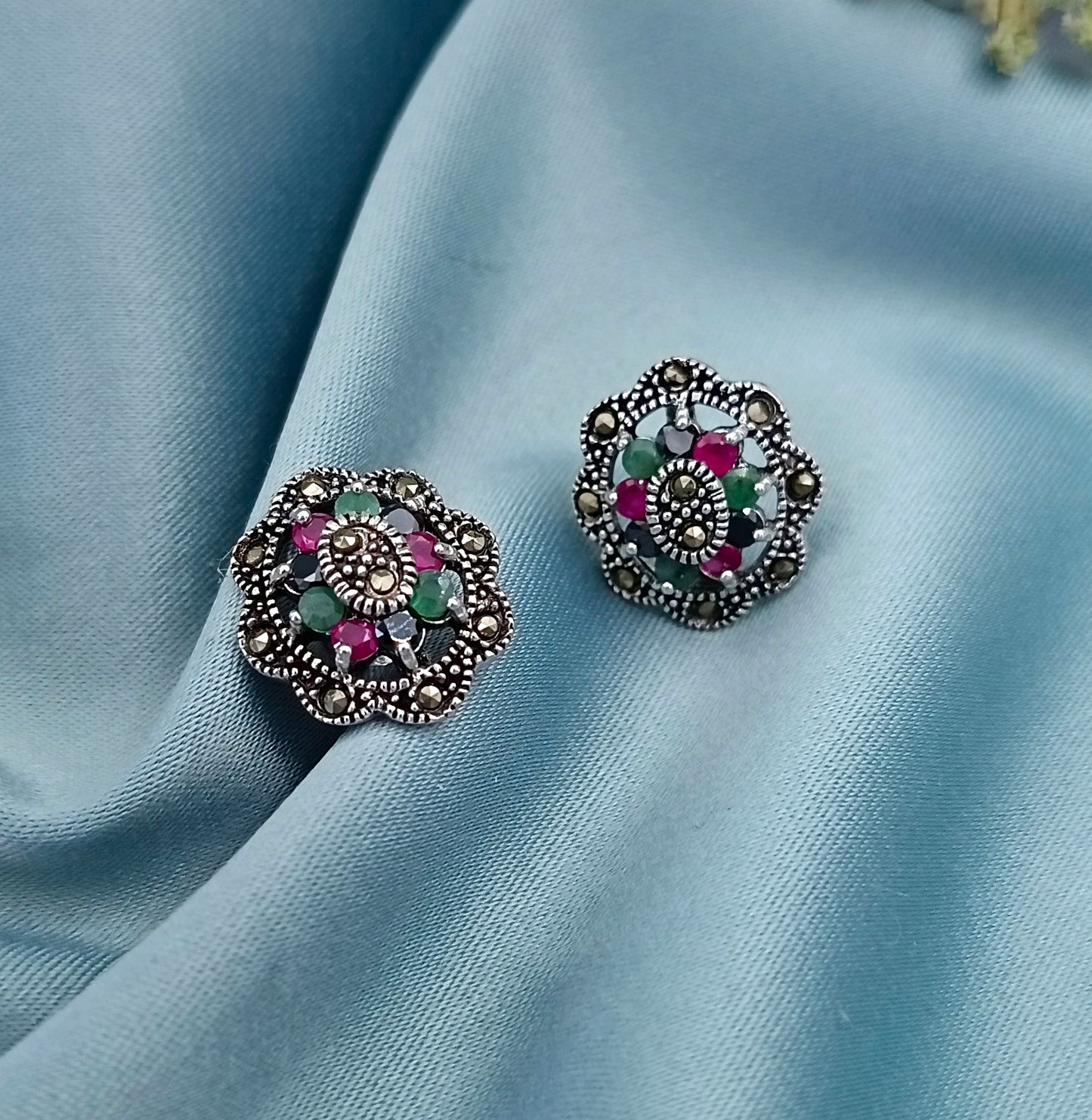 Aretes Marquesitas Rubíes