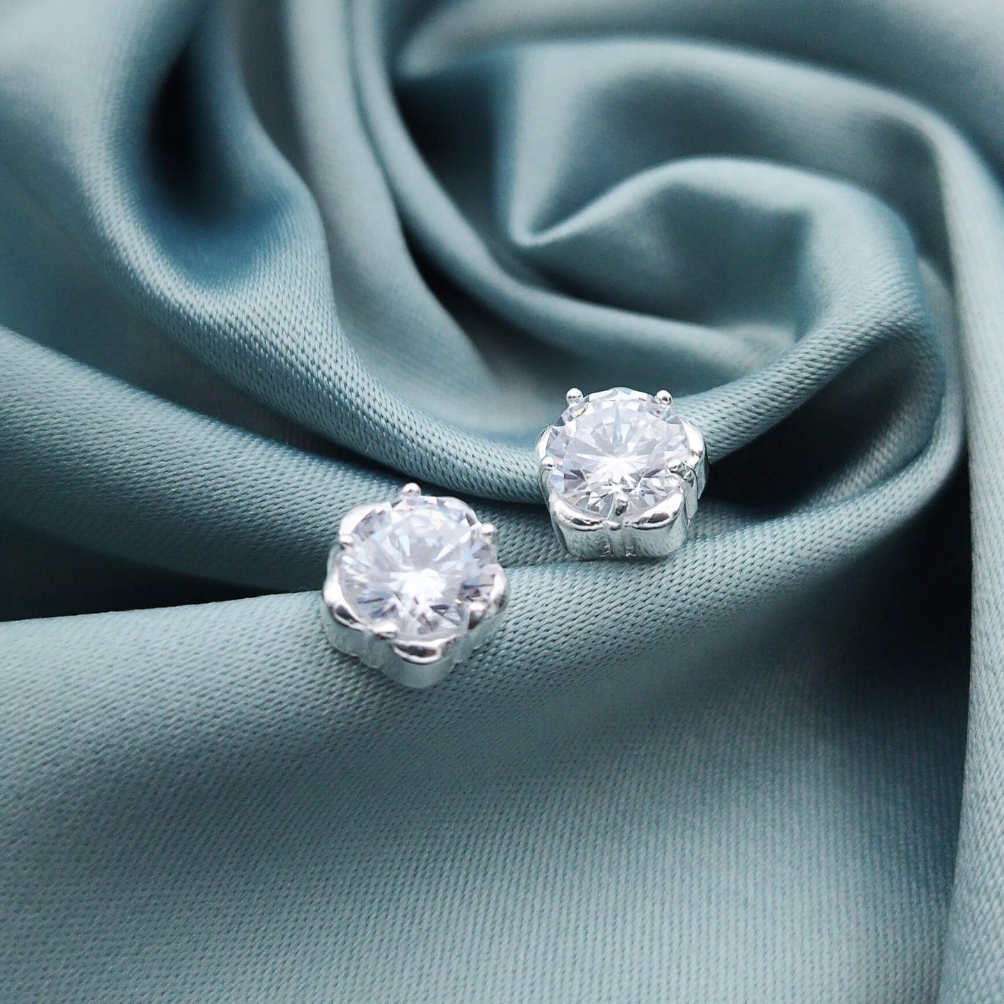 Aretes Pentágono circón