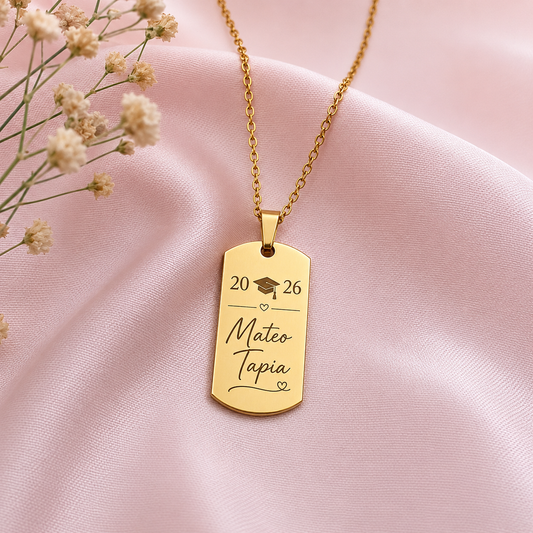 Collar placa rectangular con grabado