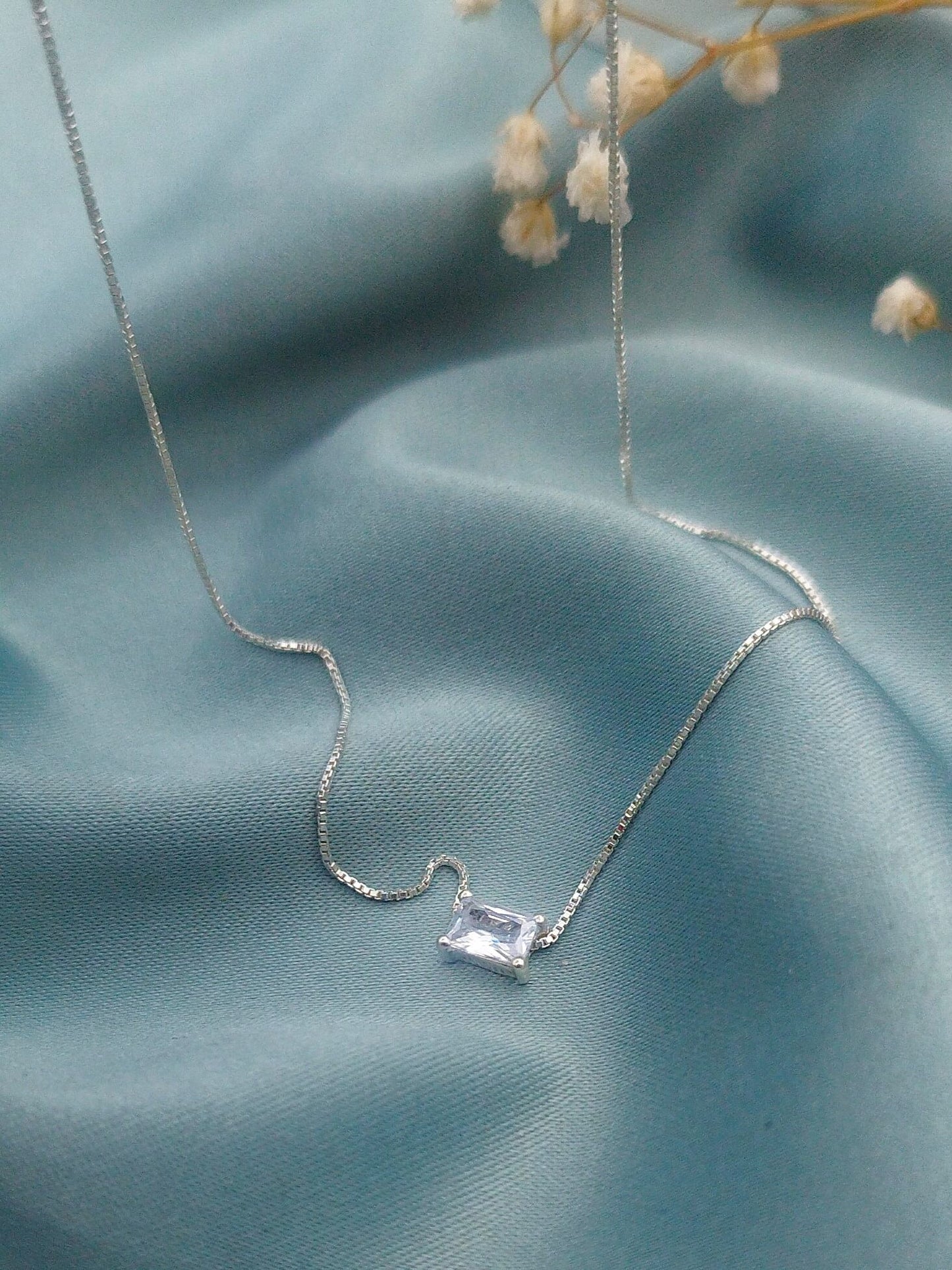 Collar Circón rectangular