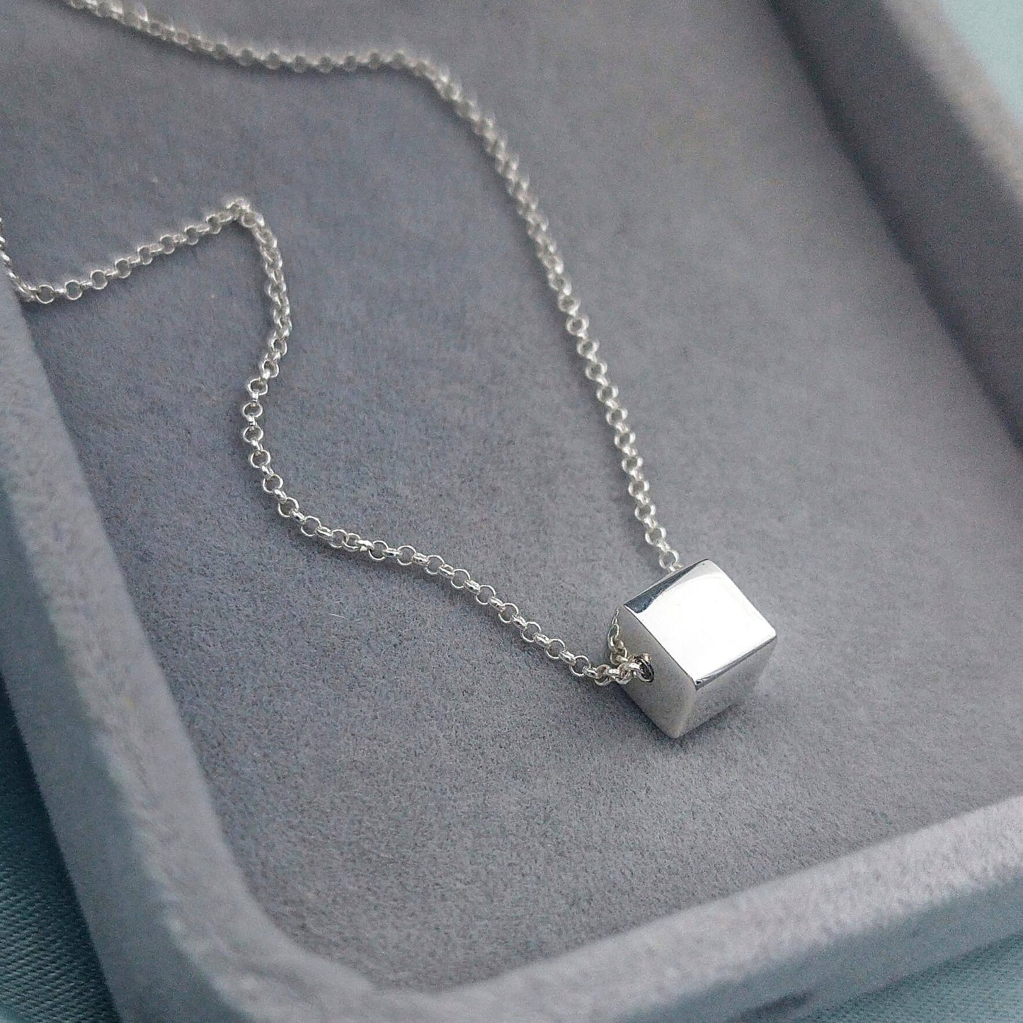 Collar Cubo