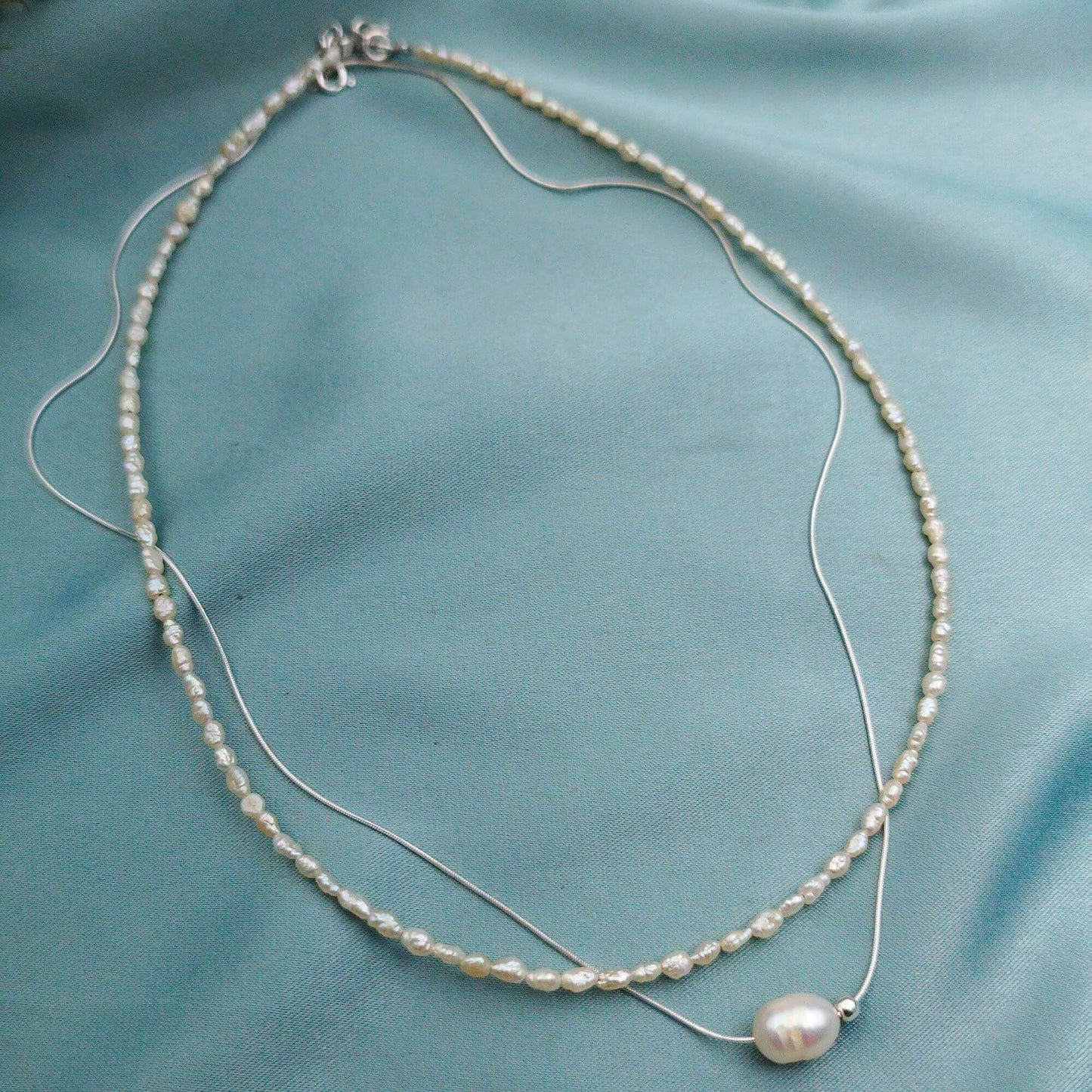 Collar doble perlas arroz y cola ratón