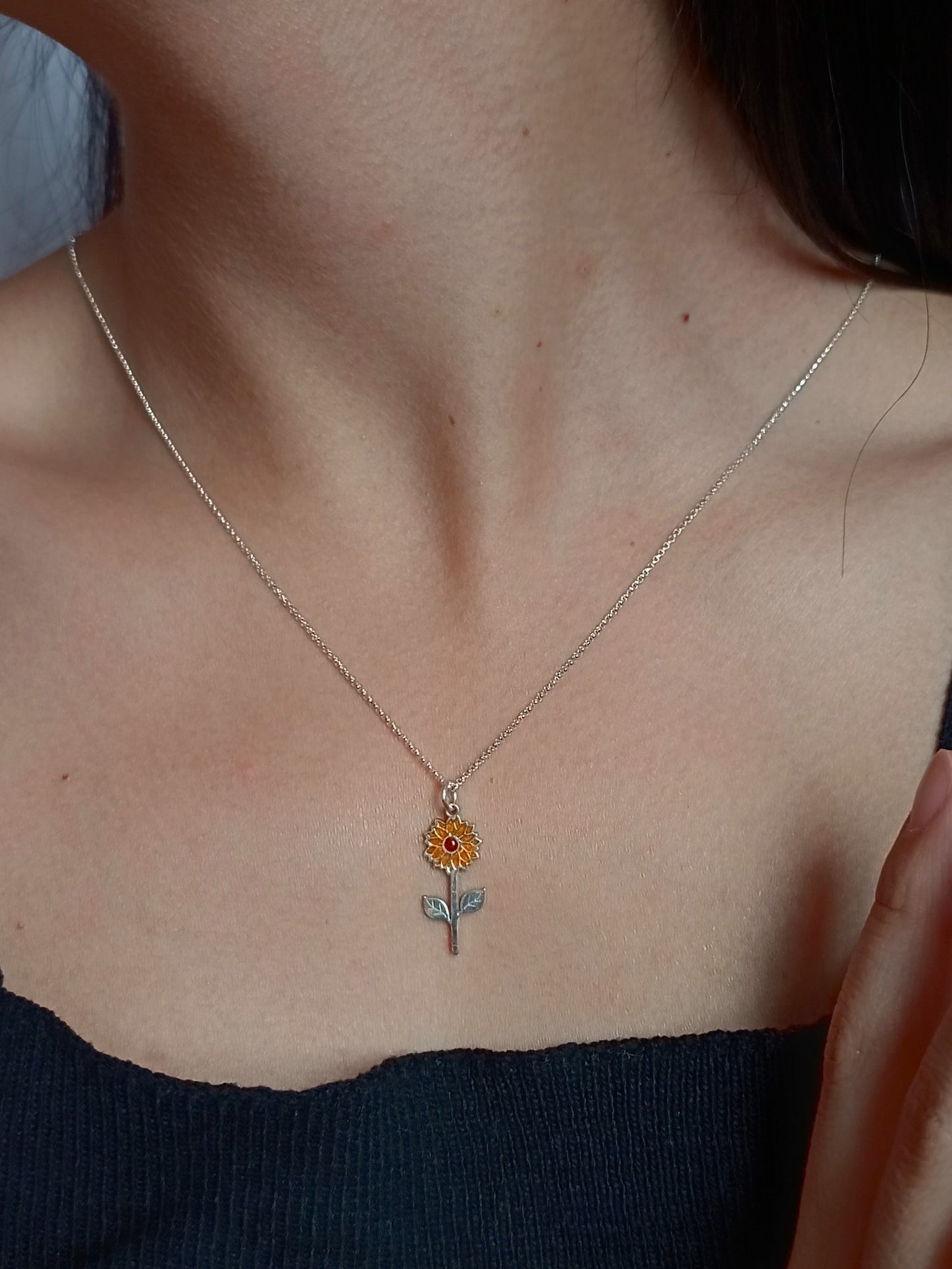 Collar Girasol con resina