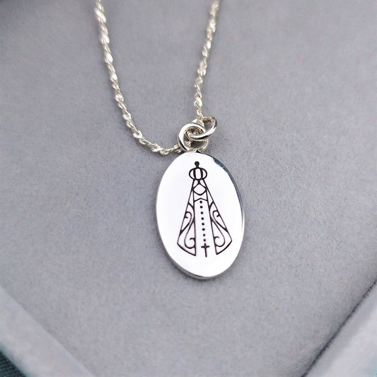 Collar placa ovalada Virgen Aparecida