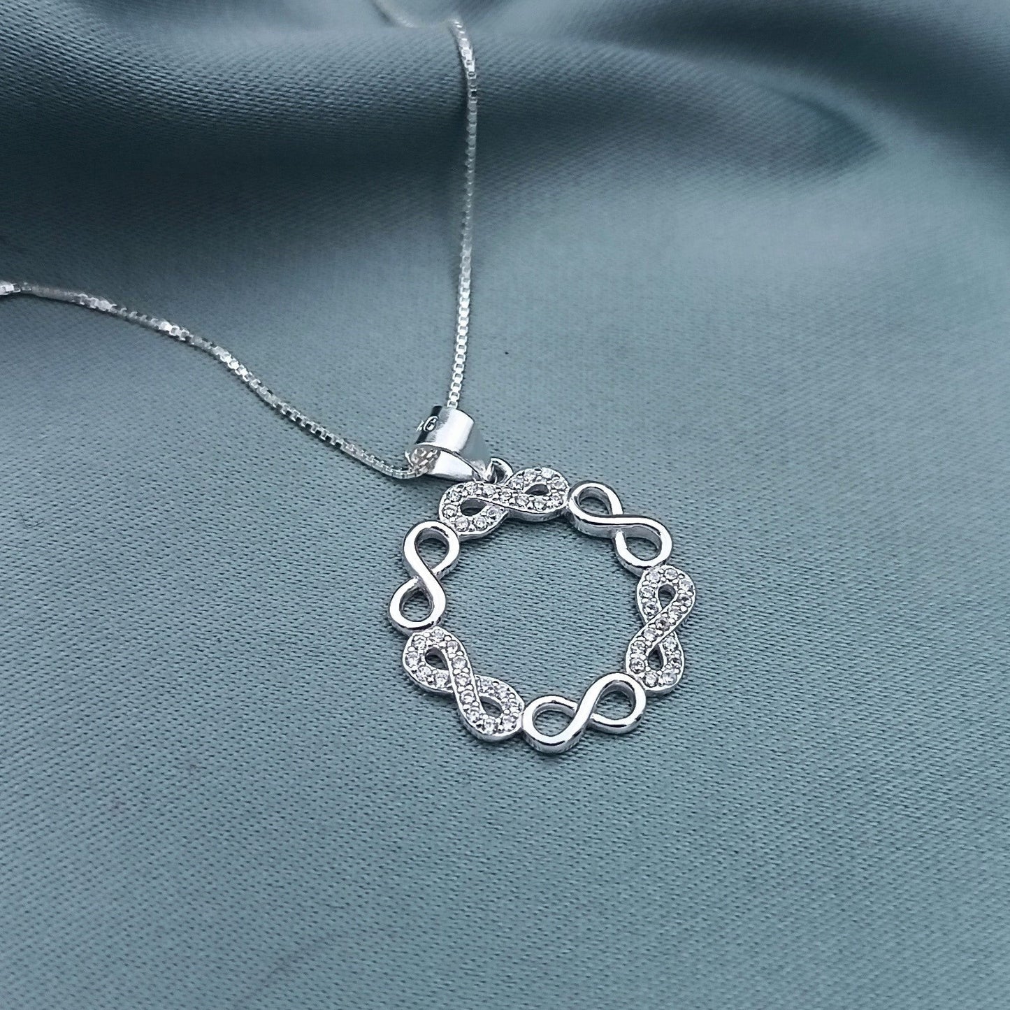 Collar Círculo de infinitos