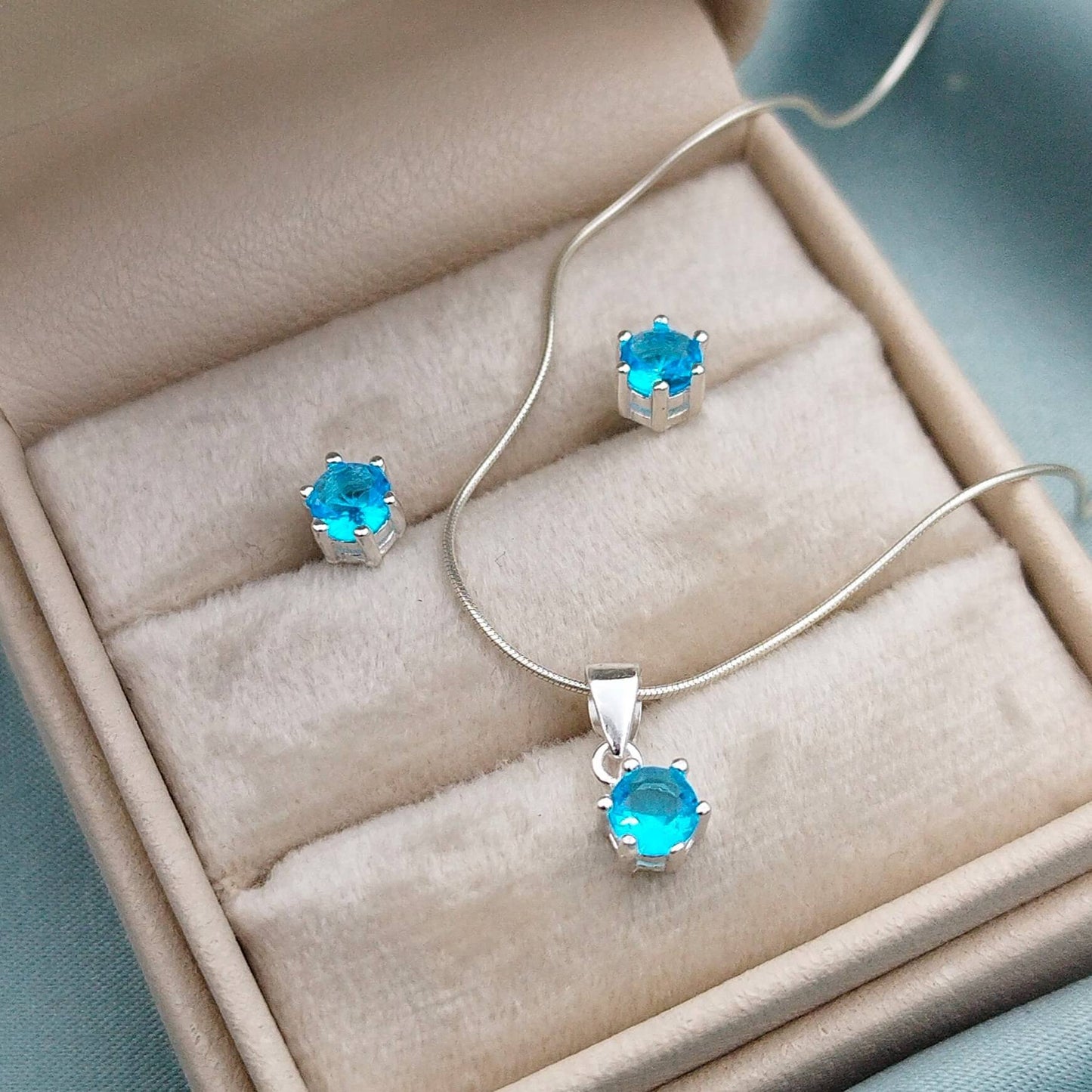 Conjunto clásico circón redondo 5mm