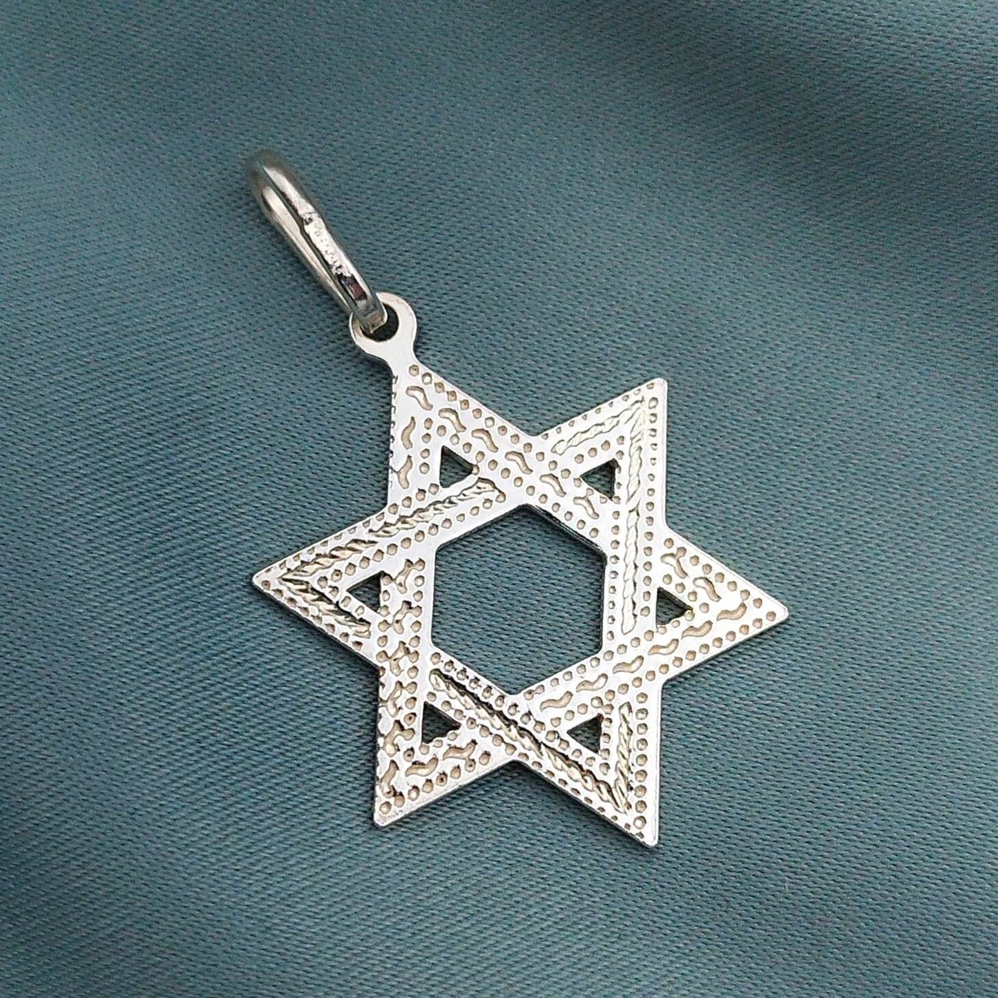 Dije Estrella de David texturado