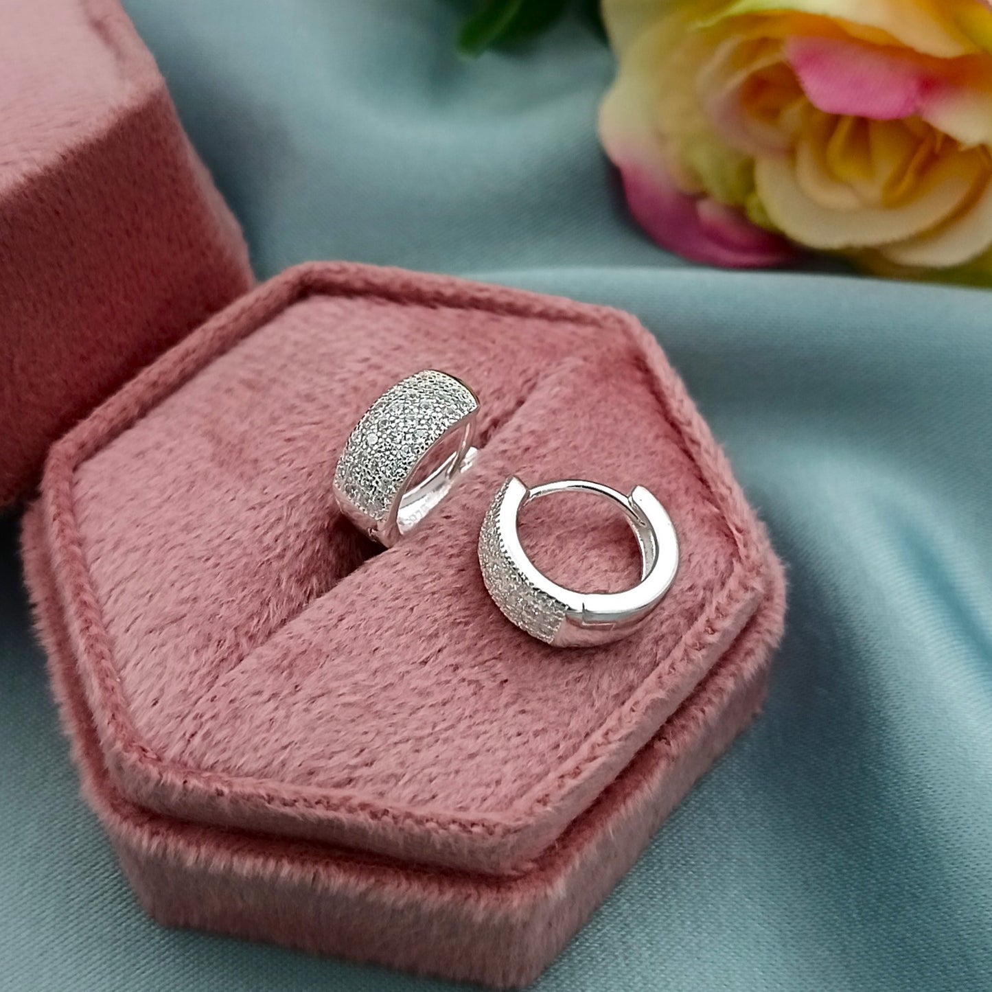Huggies Pavé 4h5f 5mm