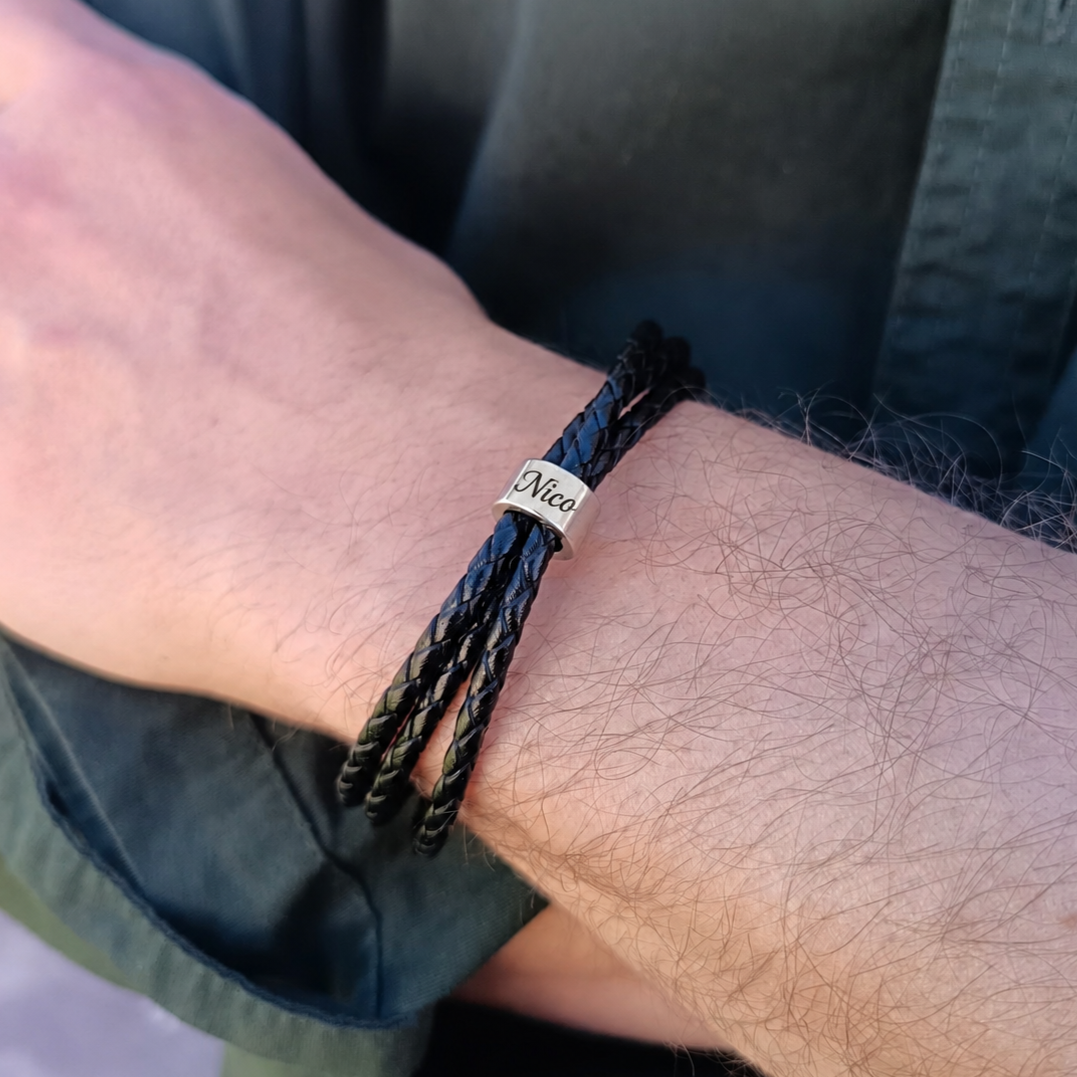 Pulsera cuerda trenzada con donas (Personalizable)