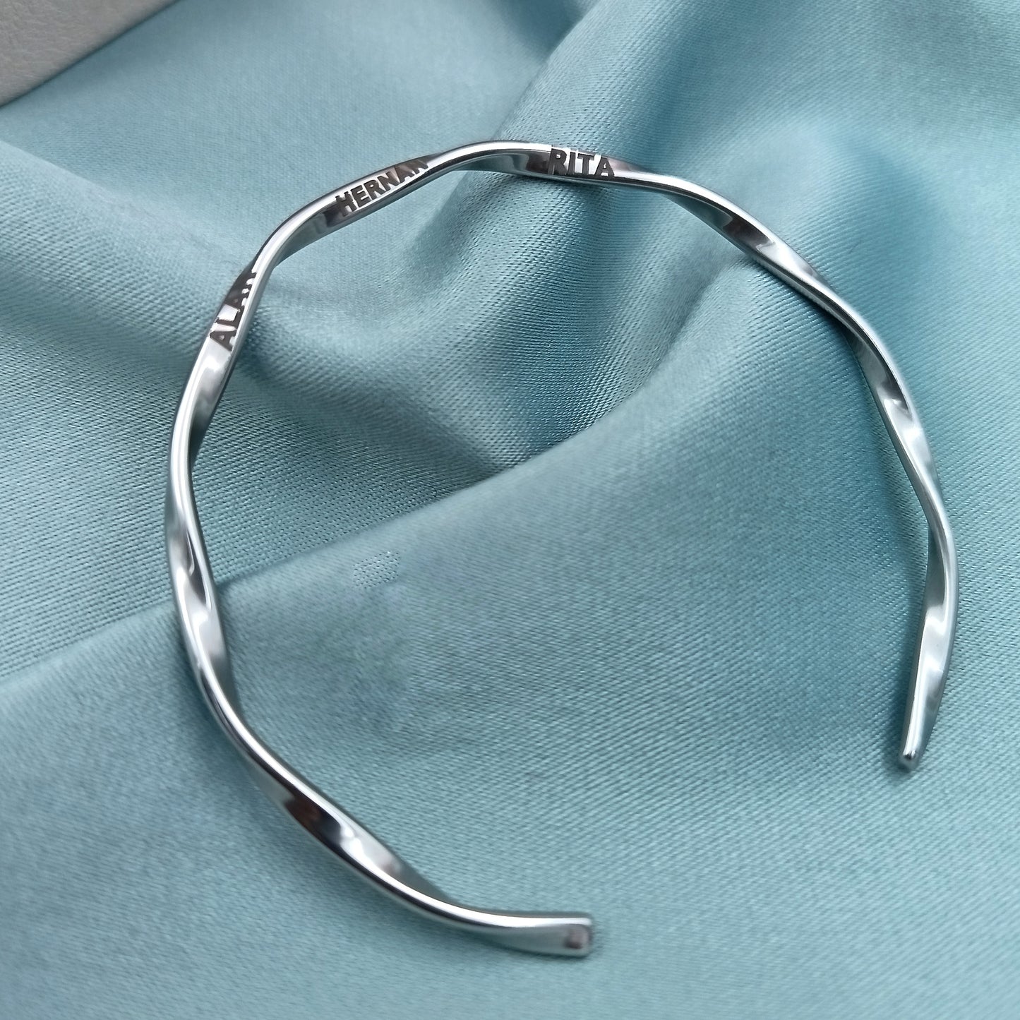 Pulsera entorchada (Personalizable)