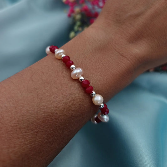 Pulsera Perlas champagne y chaquiras rojas