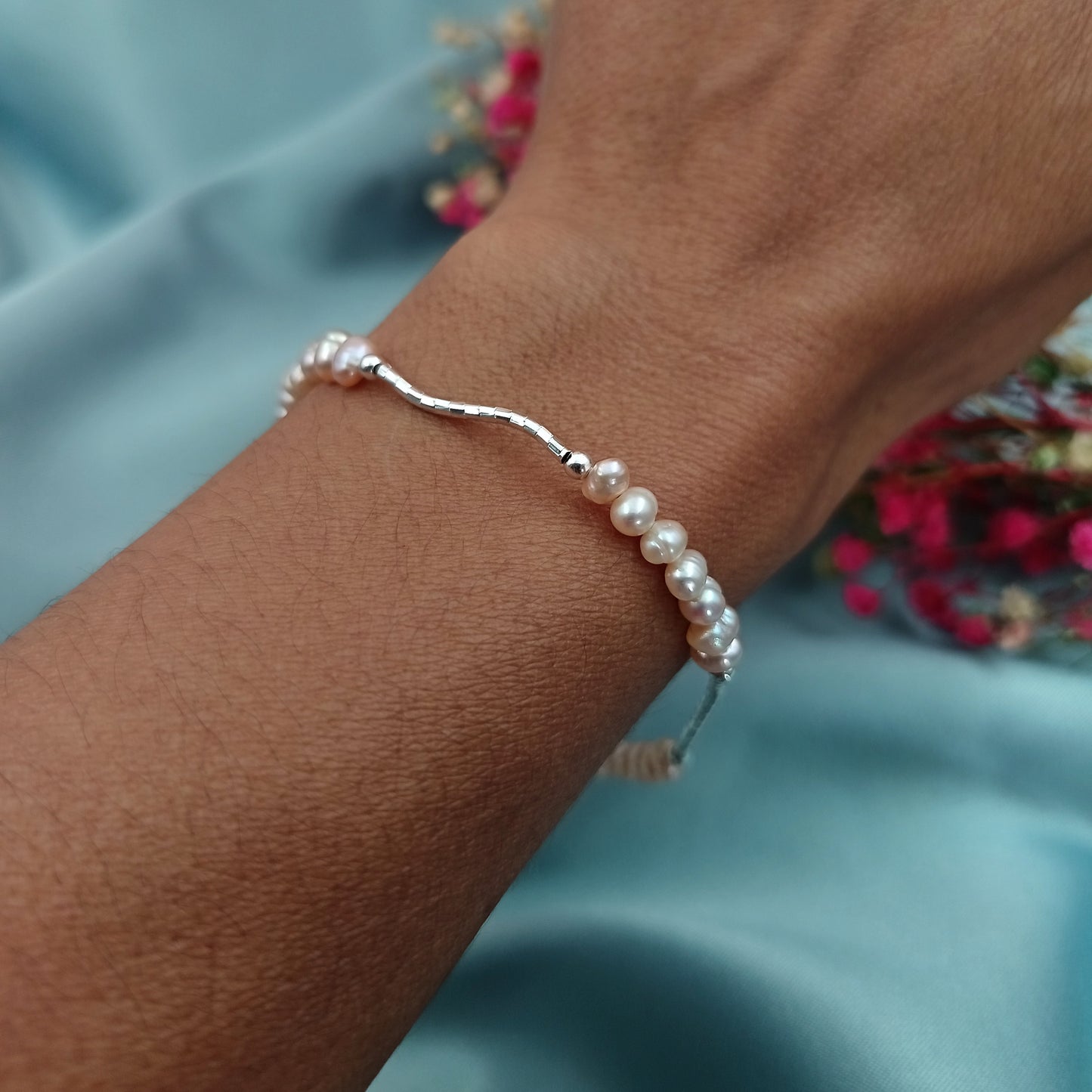 Pulsera Perlas champagne y tubitos diamantados