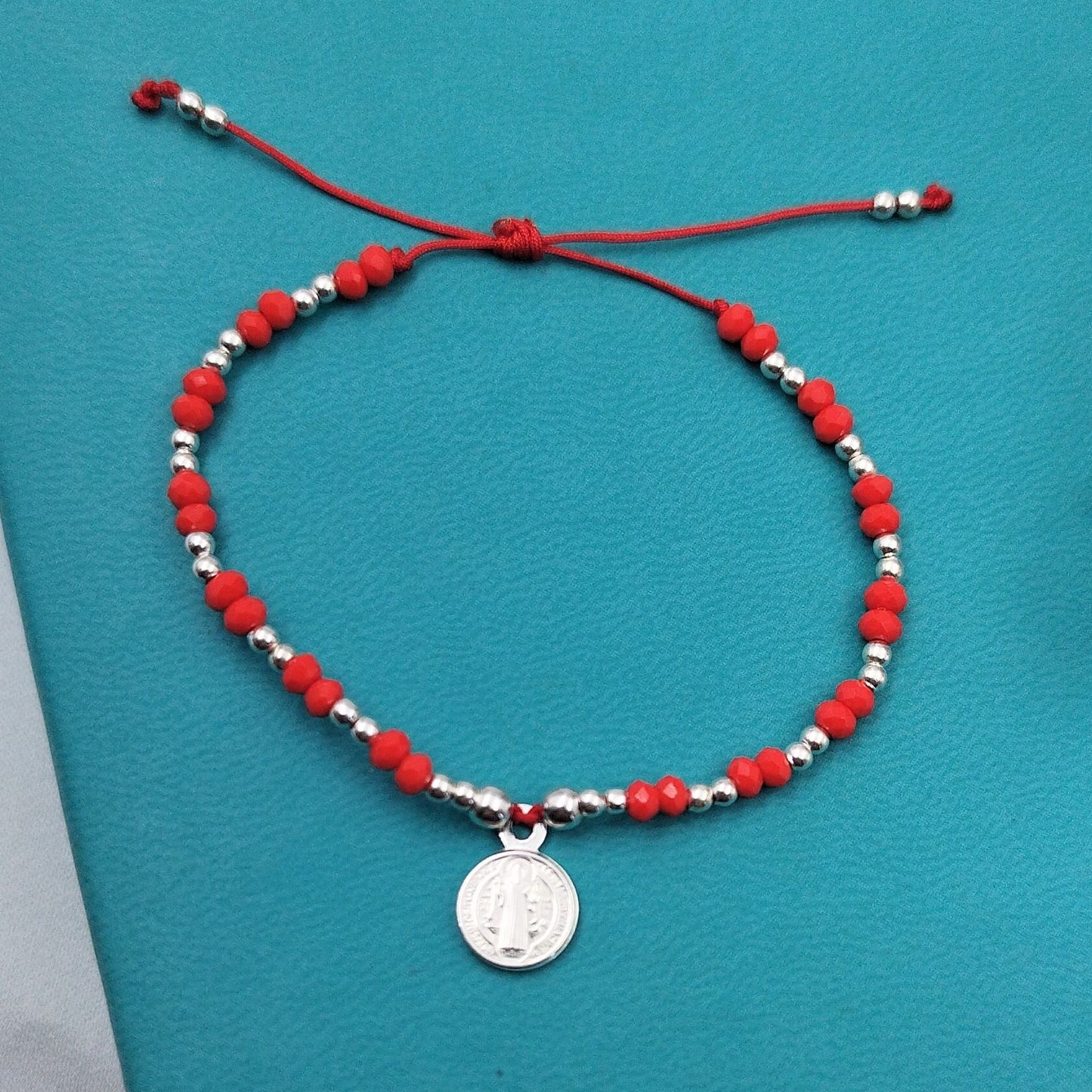 Pulsera San Benito con chaquiras