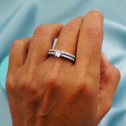 Anillo de compromiso piedra lateral brillante y churumbela