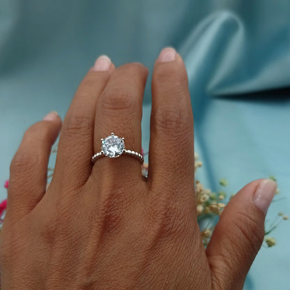 Anillo de compromiso solitario brillante 14