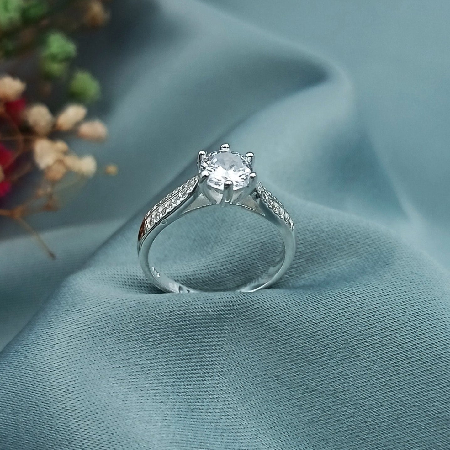 Anillo de compromiso canal brillante 6