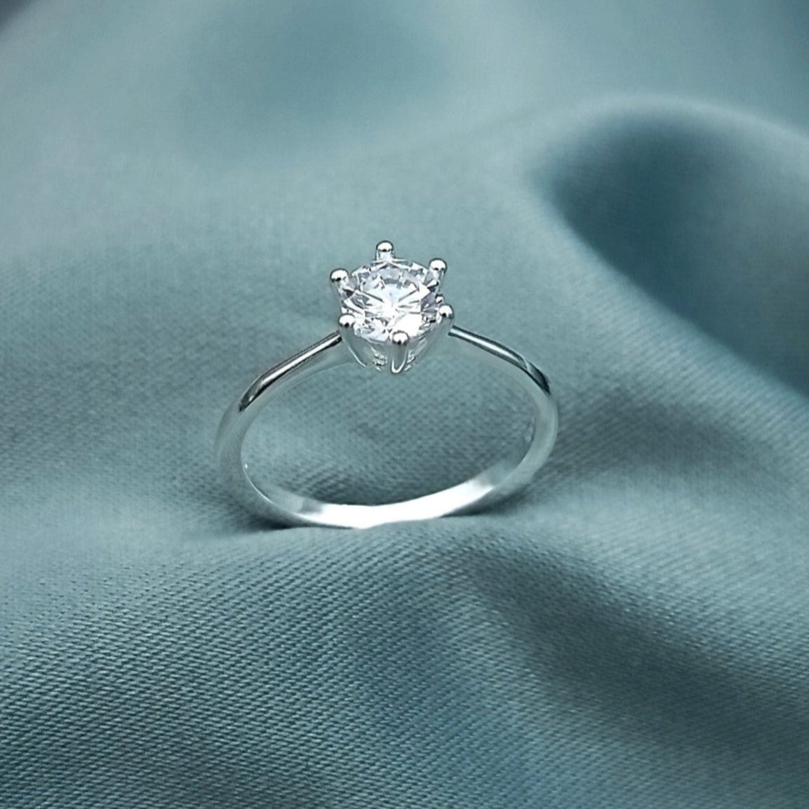 Anillo de Compromiso Solitario Brillante 16