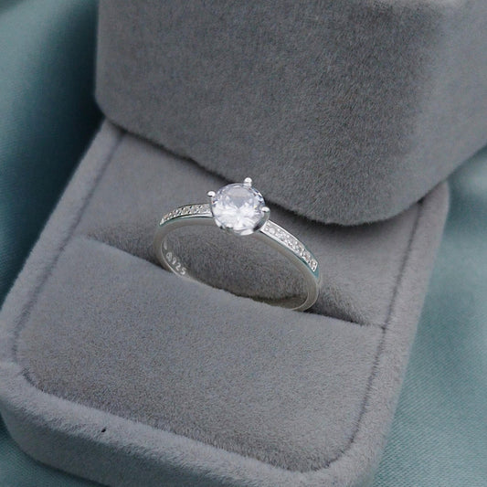 Anillo de compromiso canal brillante 5