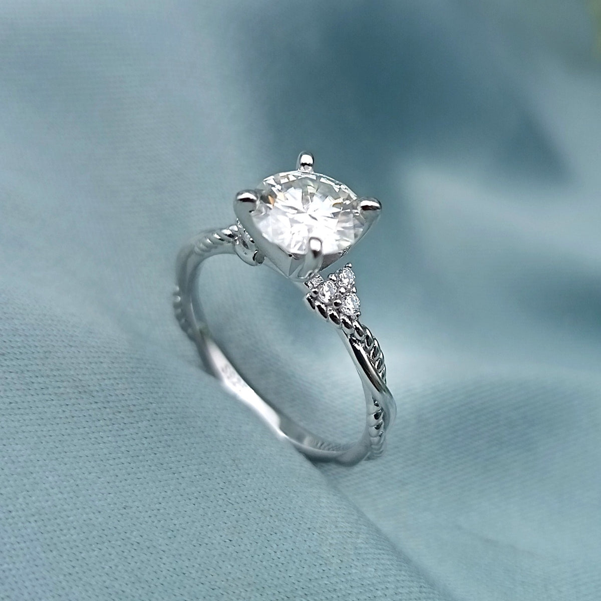 Anillo de compromiso Solitario Cuerda con piedra Moissanita