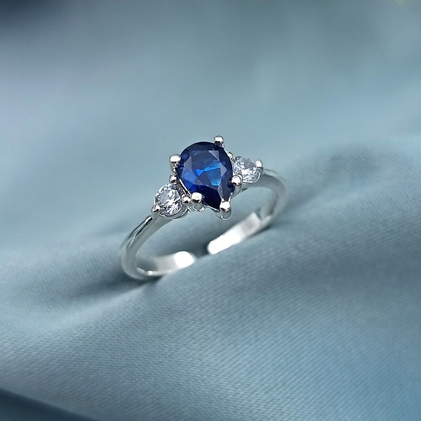 Anillo de Compromiso de Plata Ovalado