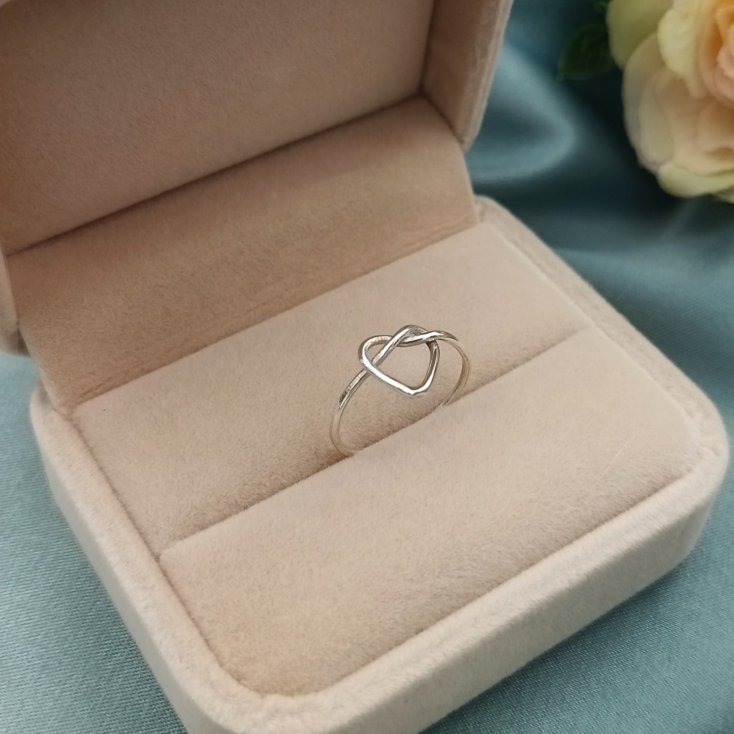 Anillo Corazón entrelazado