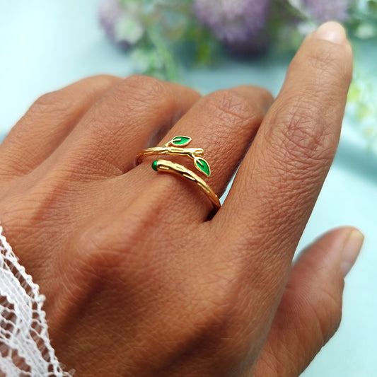 Anillo Brote regulable dorado