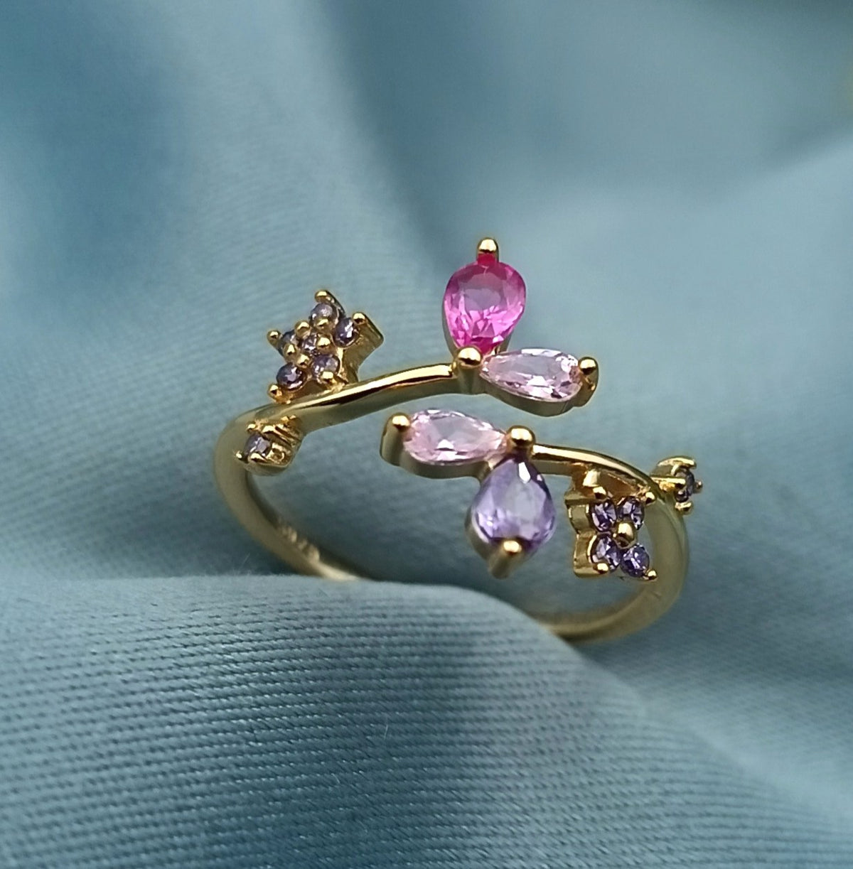 Anillo Florecer dorado regulable