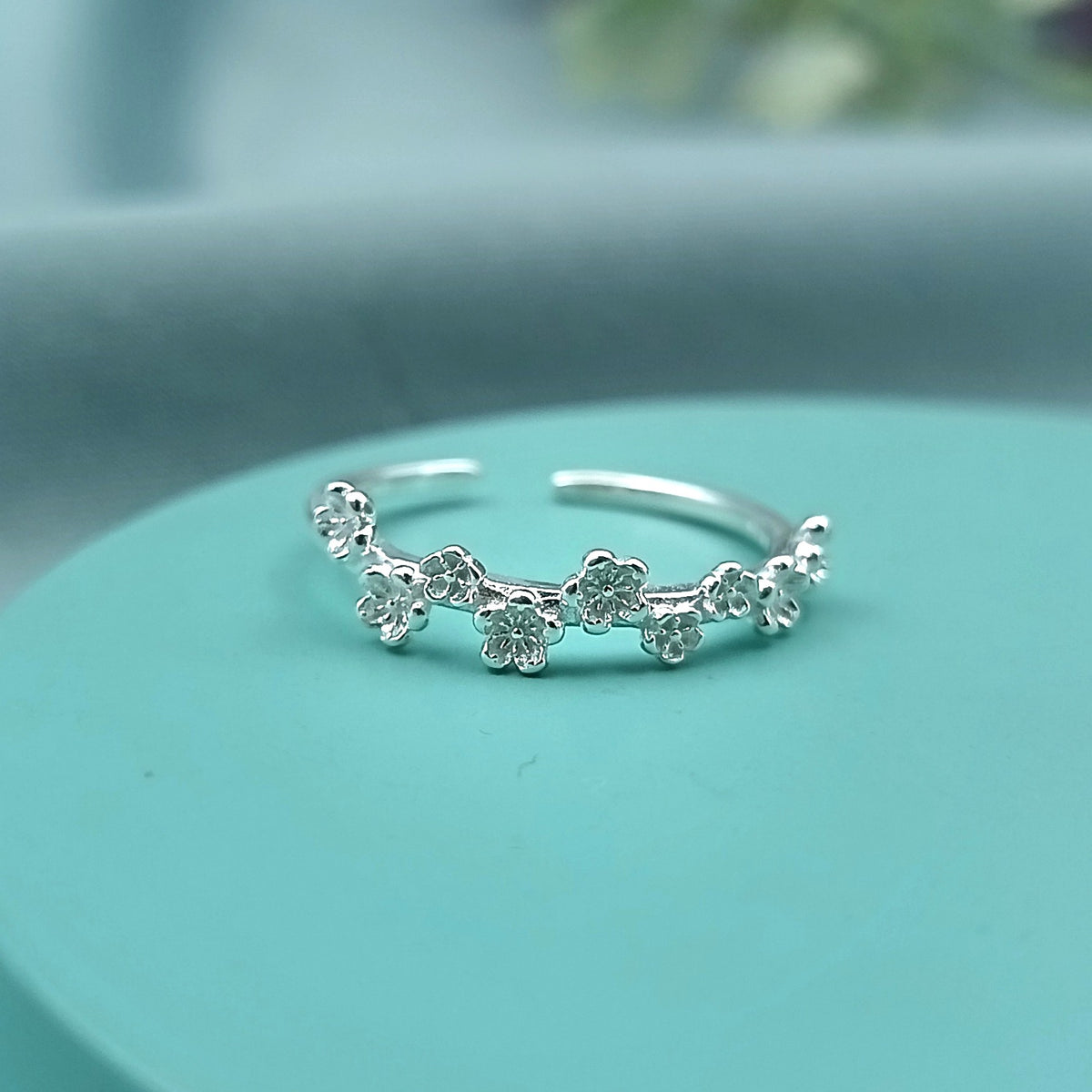 Anillo Cintillo Flores ZigZag Regulable