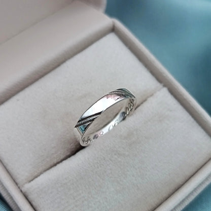 Anillo plano líneas diagonales Milano